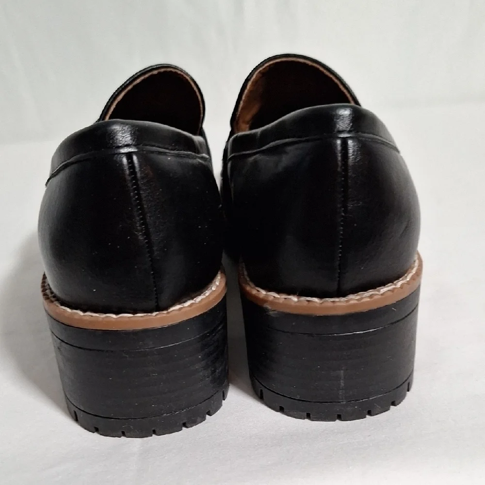 Dream Pairs Black Leather Flats with Classic Penny Design